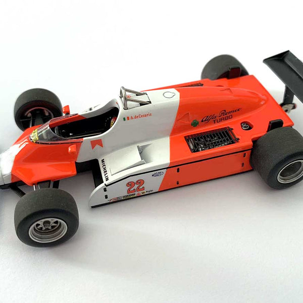 Tameo - SLK109 Alfa Romeo 182T "Practice Session" - 1982 - White Metal Car Kit - Scale 1:43, Made in Italy