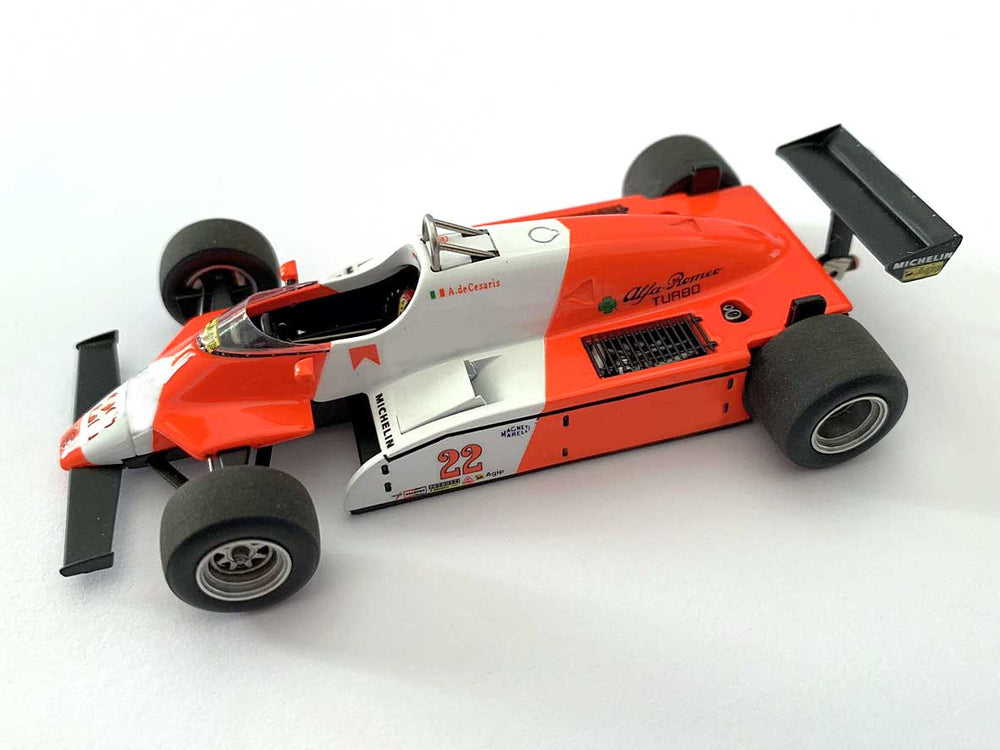 Tameo - SLK109 Alfa Romeo 182T "Practice Session" - 1982 - White Metal Car Kit - Scale 1:43, Made in Italy
